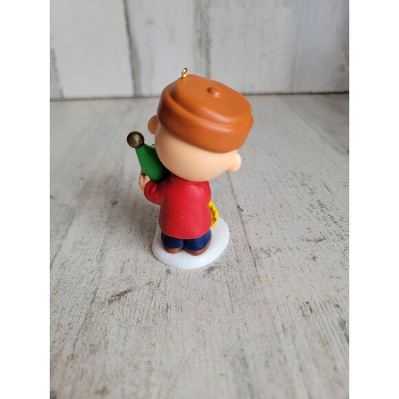 Hallmark dressed up dog Snoopy Charlie Brown ornament Xmas - Picture 4 of 6